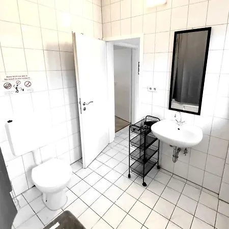 Appartement Vaz Haus Walsum Fuer Monteure, Kueche, Terrasse, Tv, Parkplatz