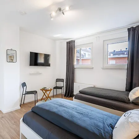 Vaz Apartments Haus Walsum Fuer Monteure, Kueche, Terrasse, Tv, Parkplatz * Дуйсбург