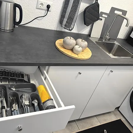 Vaz Apartments Haus Walsum Fuer Monteure, Kueche, Terrasse, Tv, Parkplatz Апартаменты *