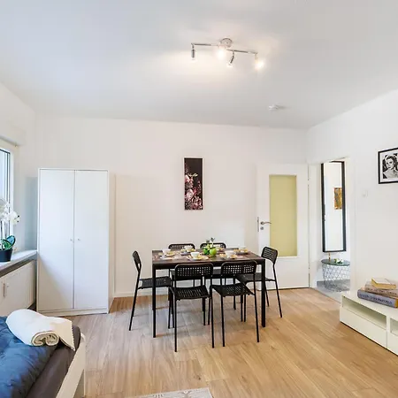Vaz Walsum, Kueche, Terrasse, Tv, Wlan, Parkplatz, Autobahnaehe *
