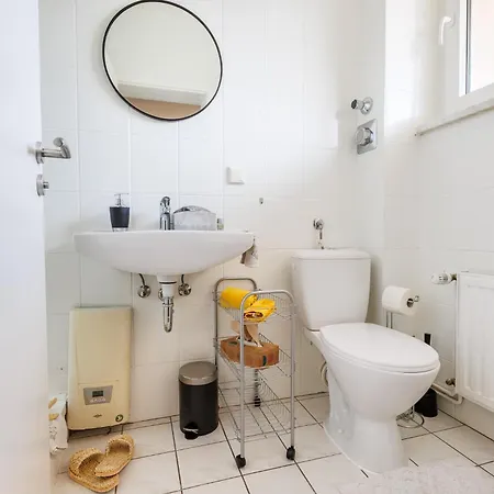 Vaz Apartments Haus Walsum Fuer Monteure, Kueche, Terrasse, Tv, Parkplatz Апартаменты Дуйсбург