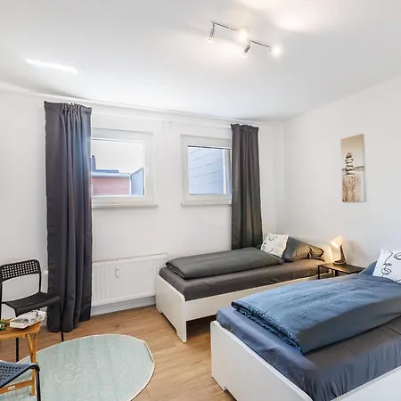 Vaz Haus Walsum Modernes Monteur- & Team-base Wlan, Kueche Ντούισμπουργκ