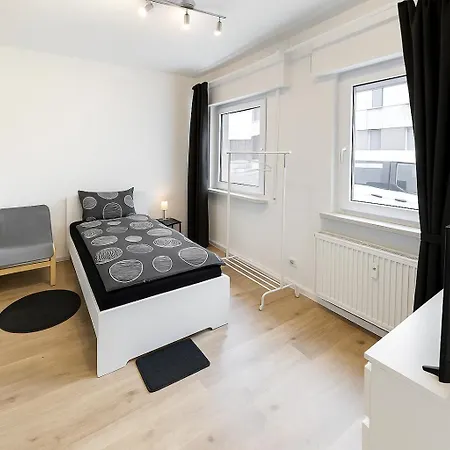 Appartement Vaz Haus Walsum Fuer Monteure, Kueche, Terrasse, Tv, Parkplatz Duisburg