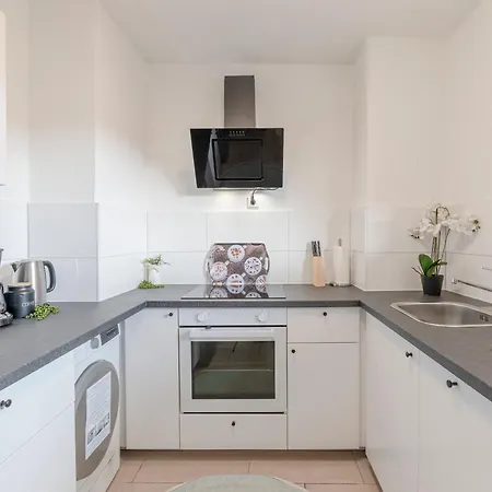 Vaz Haus Walsum Für Monteure, Küche, Terrasse, Tv, Parkplatz *